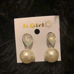 It Girl Earrings